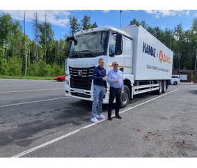 Сергей Когогин приехал на ПМЭФ за рулем нового грузовика КАМАЗ-65658