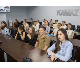 Совет молодёжи «КАМАЗа» провёл встречу с новичками
