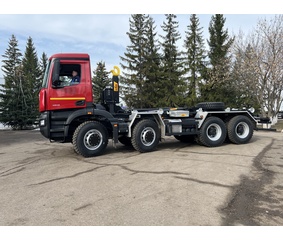 На рынок выведен крюковой погрузчик на шасси КАМАЗ-65951