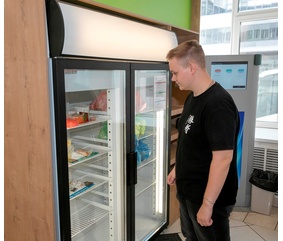 «Холодильник на доверии» в столовой «КАМАЗа»