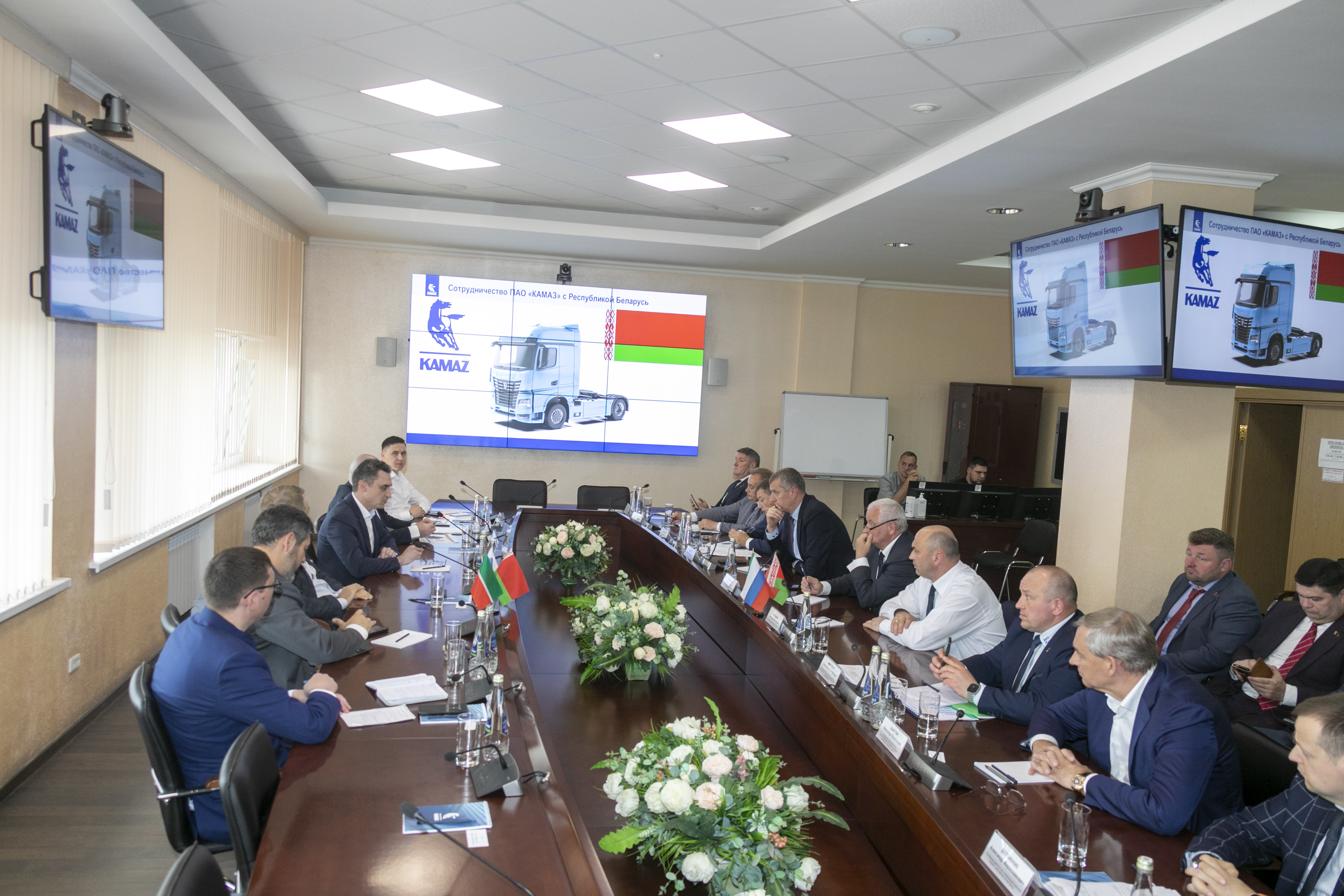 «КАМАЗ» посетила делегация Республики Беларусь