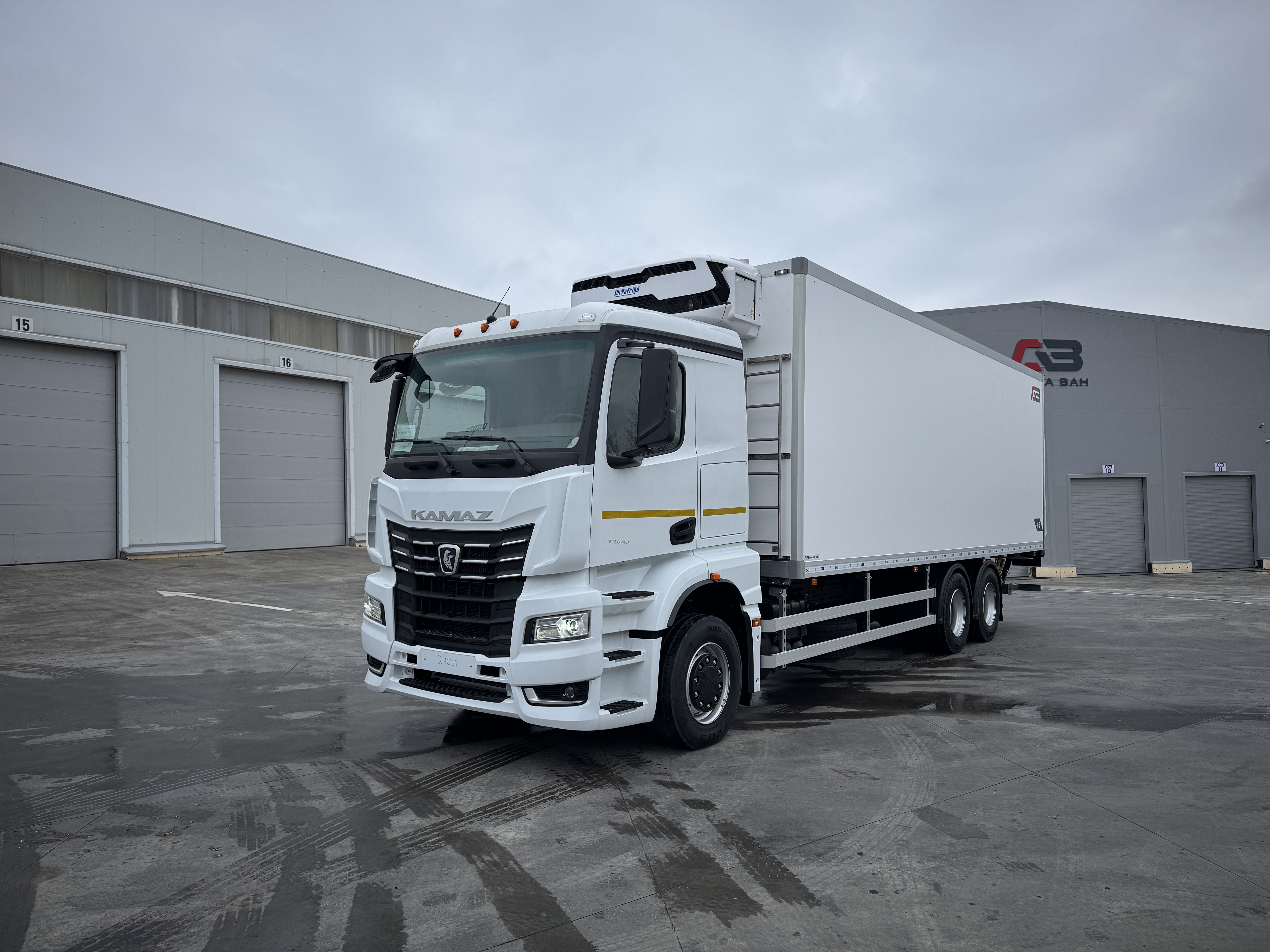 Новый изотермический кузов на шасси КАМАЗ-65658 доступен для заказа