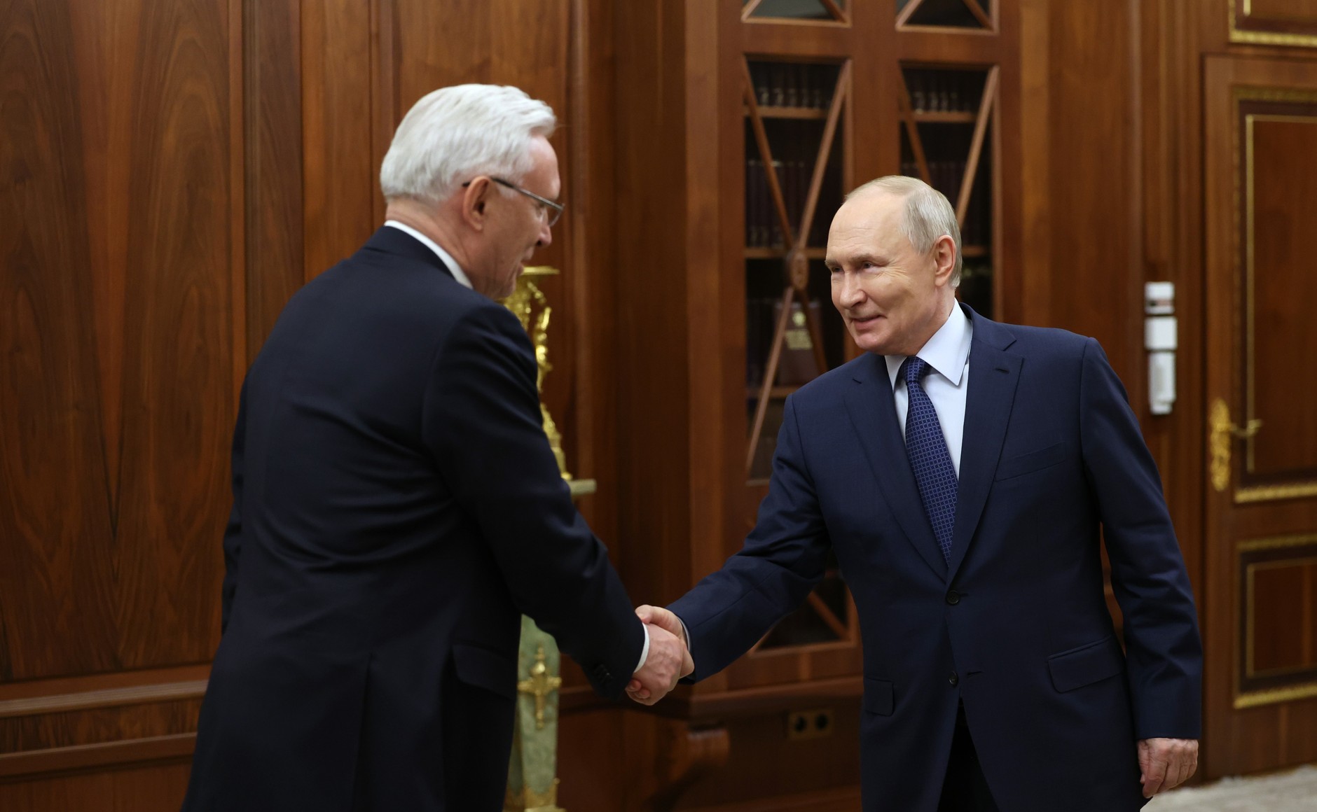 Президент РФ Владимир Путин встретился с генеральным директором ПАО «КАМАЗ» Сергеем Когогиным