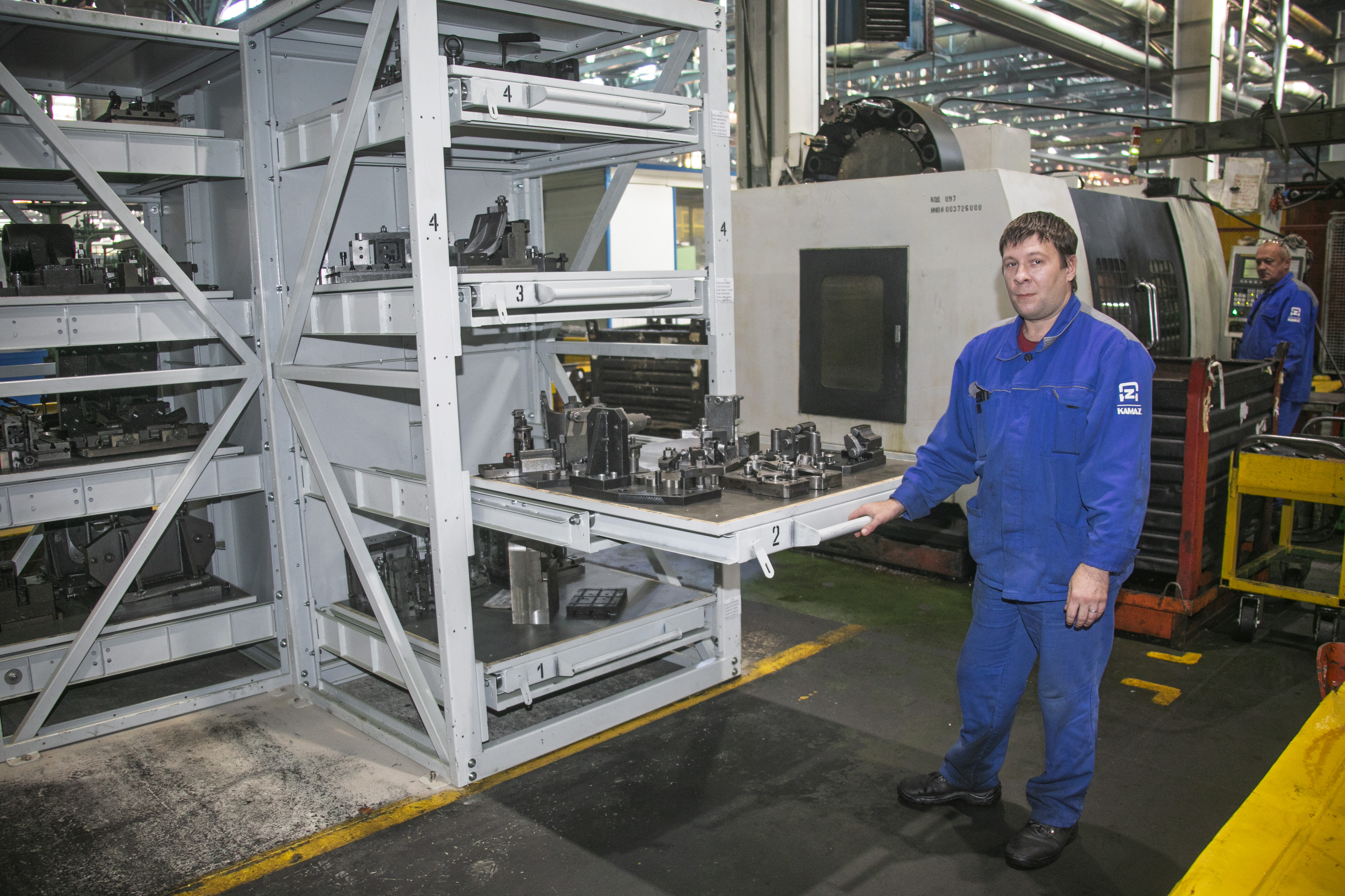 На автомобильном заводе внедрили новые стеллажи для хранения приспособлений