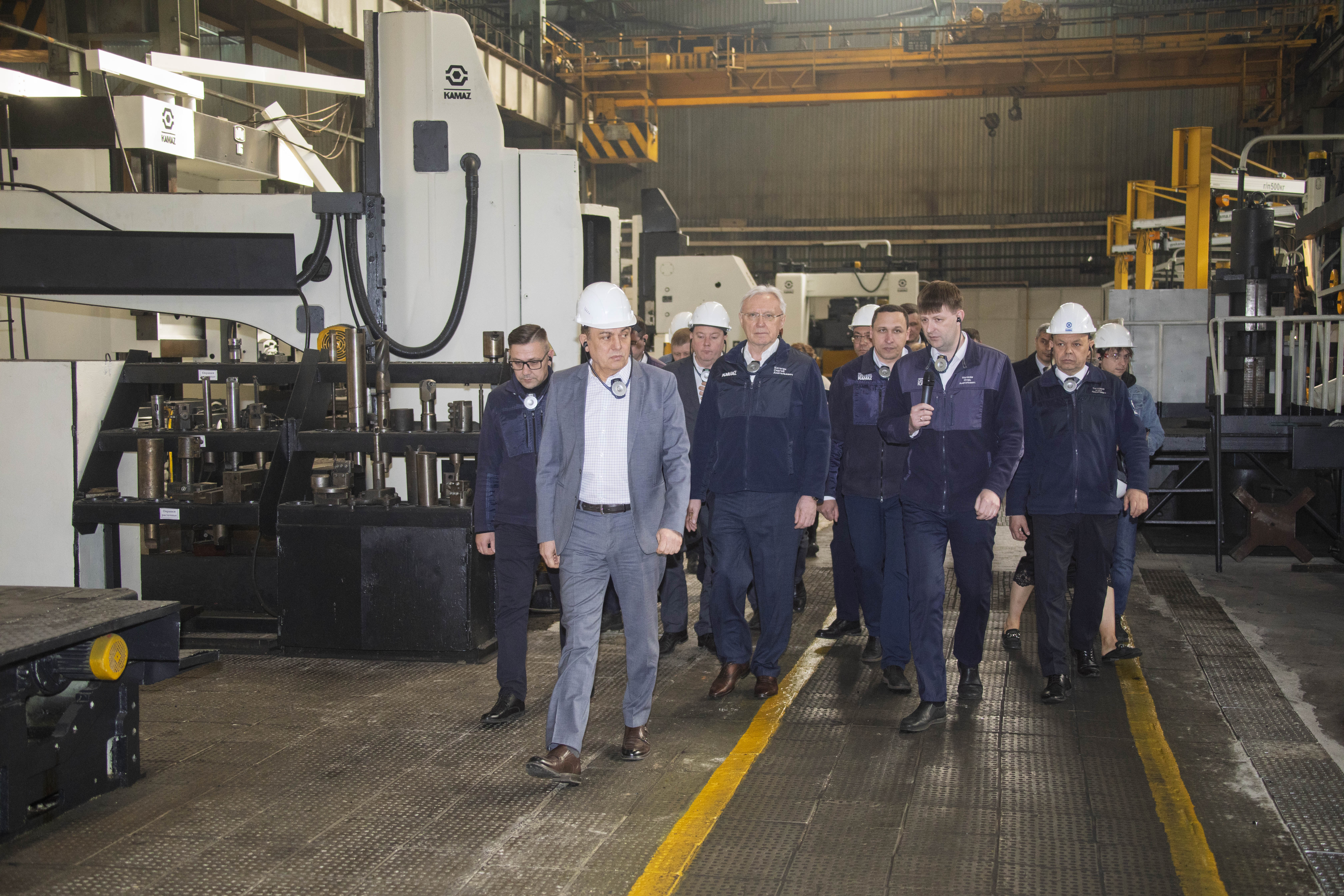 Генеральный директор «КАМАЗа» Сергей Когогин посетил кузнечный завод